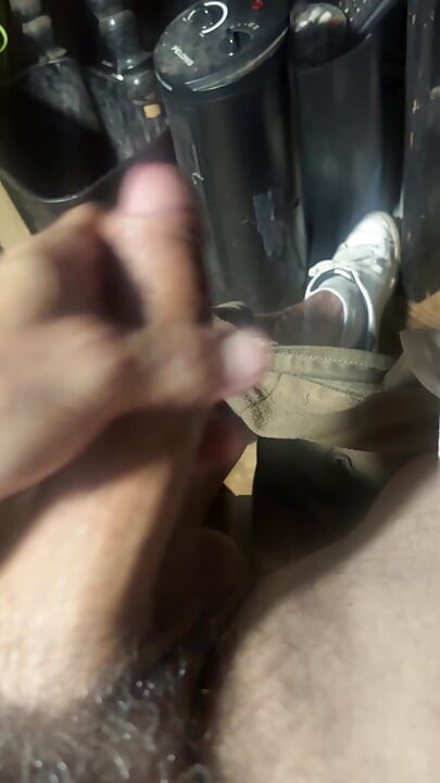 Stalionro is jerking his PINGA good in the mancave for you to jerk  off with me