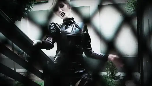 Заперты в моей паутине