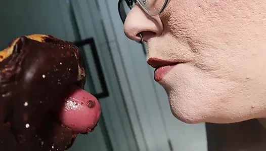 Dildoyla çörek yedim