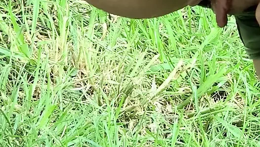 Tetangga petani, kencing di luar ruangan sampai kencing di toket