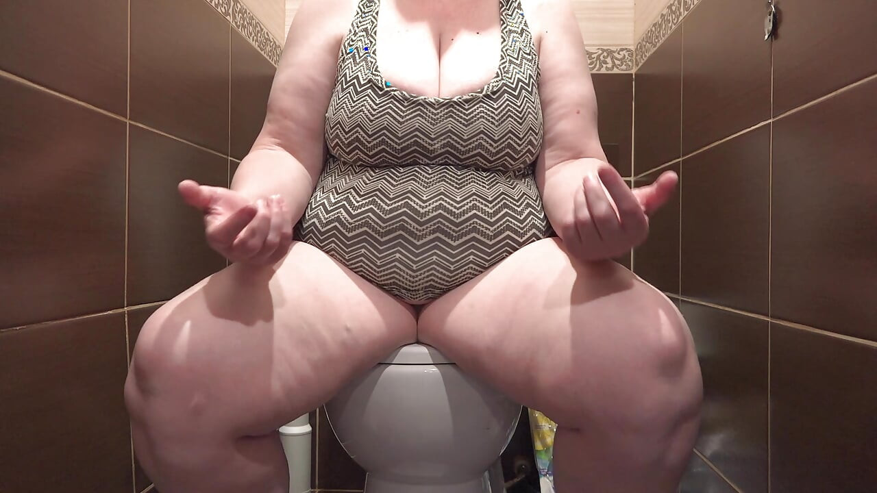I Pissing, and You Lick My Dirty Pussy. a Mature BBW with Dirty Talk on the Toilet.