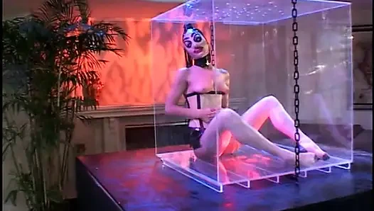 Üç hatun odada iki adamla iyi sikişiyor