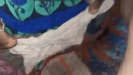 Üvey erkek kardeşim götümü sikiyor