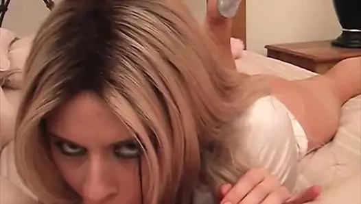 Dreier: New Neighbor Is Seduced by Lesbians - Can't Defend Herself