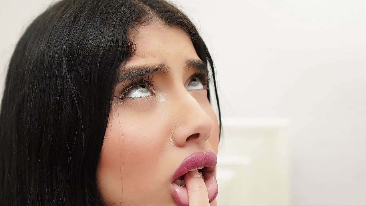 Asmr: what are you doing here? I lose my virginity to my cousin after entering my room without permission