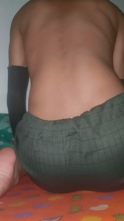 I am ready to creampiie my beautiful ass .Will someone enjoy my soft ass, I am alone | Clip 1