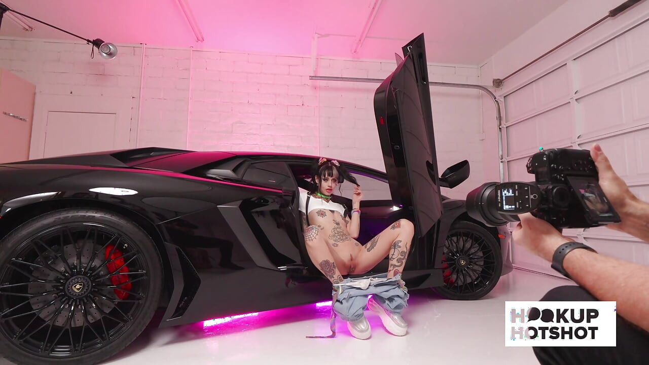 BTS - CC Doll Shows Off Her Tatted Body In An Urban Outfit!