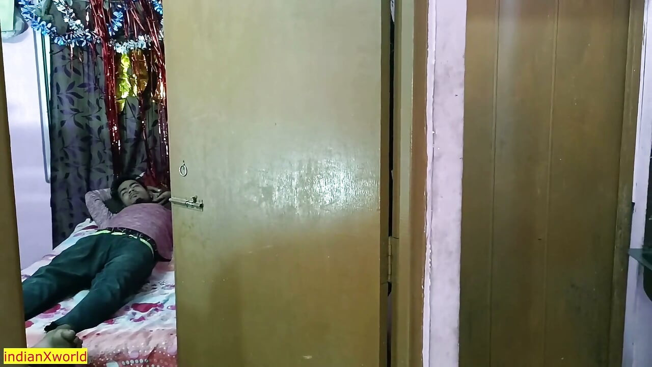 Ateşli üvey anne üvey oğluna nasıl sikişmesini öğretiyor