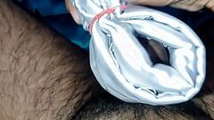 Порно из атласной шелковой дрочки - трение атласной ткани о головку хуя (124)