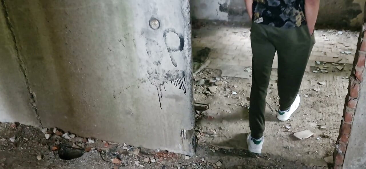 A Young Fucker in an Abandoned Factory Met His Daddy and Fucked His Holes Hard Until He Came