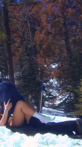 Mora da se vidi trenutak iz "Dnevna doža hardkor porno videa - molim te kao i prati"