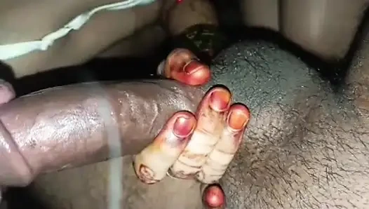 Новоли семейная пара развлекается