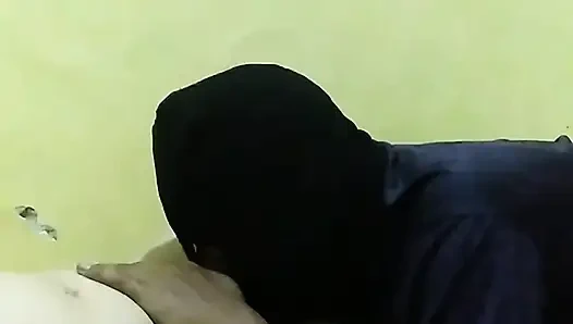 Licking  milf's pussy when the house is quiet