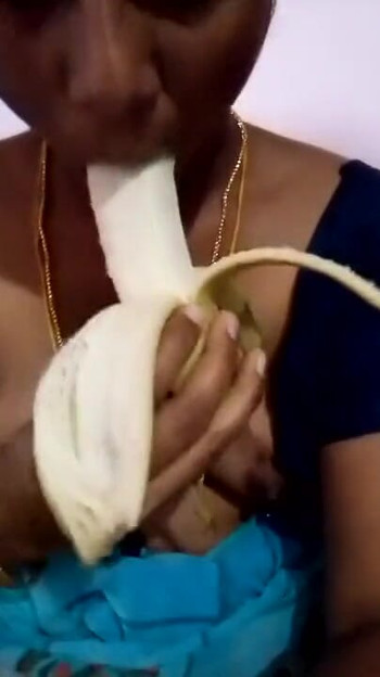 Un momento spettacolare da "Bannana moglie indiana zia pompino"
