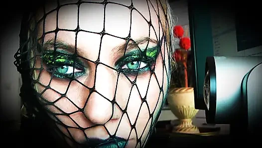 Eksperimen ratu gelap