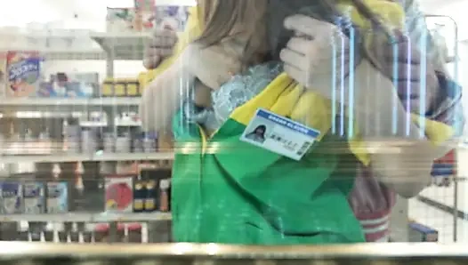 Too Much Eye Contact at This Convenience Store