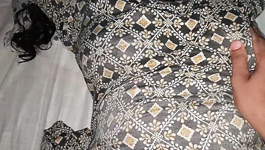 Gadis sange 18 tahun ngentot sama pacarnya yang baru pertama kali.