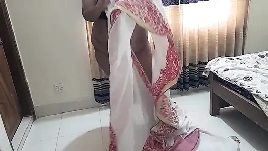 Üvey annemi ofise gitmeye hazırken sikiyorum