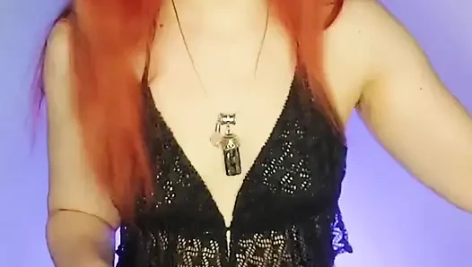 Cuckolds Feiern Auch Halloween... Aber Ihren Nuttigen Looks Zu Gefallen!