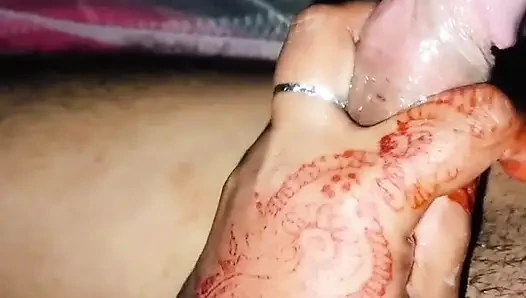 Desi gf handjob her boyfriend.