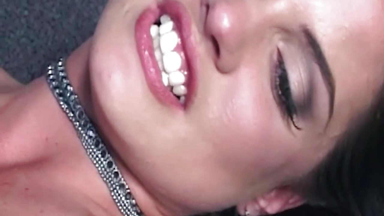 Mature Brunette Devours Blonde's Dripping Pussy Outdoors