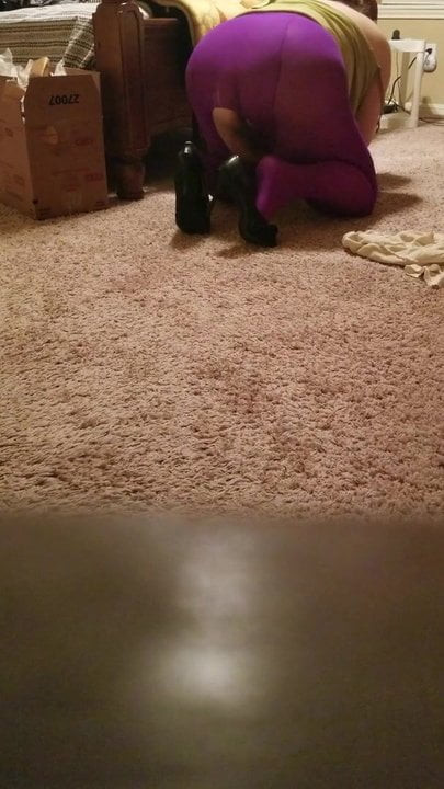 bbw in ripped purple hose