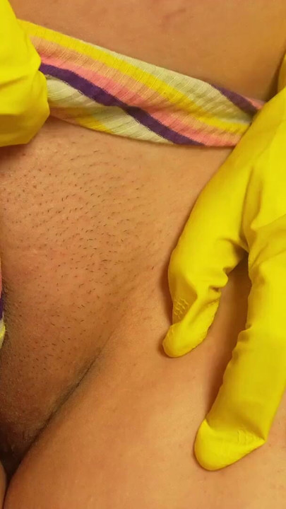 Pregnant Stepsister is in the bathroom wearing yellow dishwashing gloves and doing camel toe pussy then playing with | Clip 1