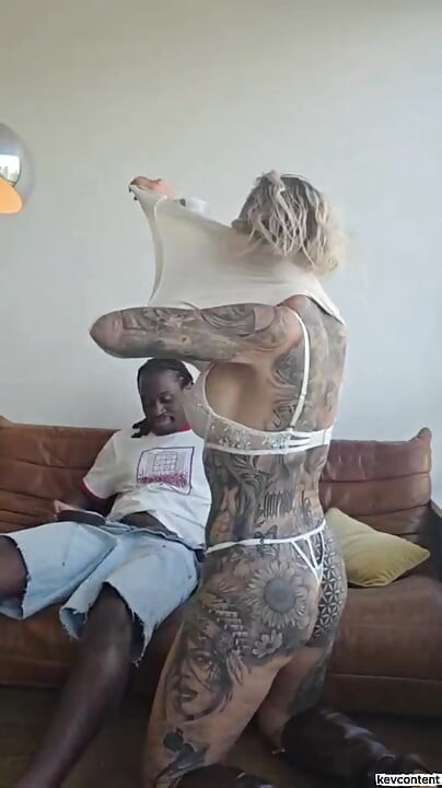 Taste  blonde Belgium pussy