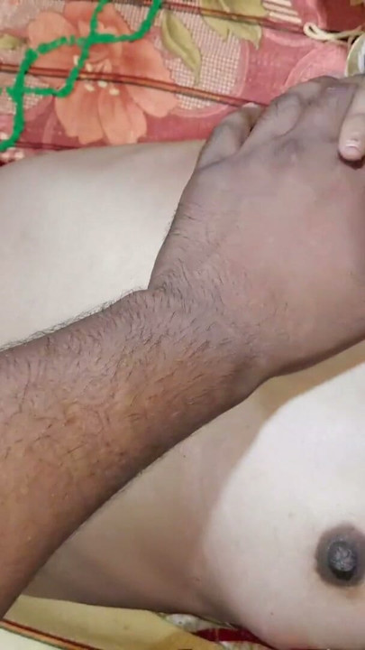 Indian Hot Bhabhi Ne Kamar Dabane Ke Bahane Pakal Liya Devar Ka Lund Fir Kehne Lagi Chodo Mujhe XXX HINDI AUDIO | Clip 1