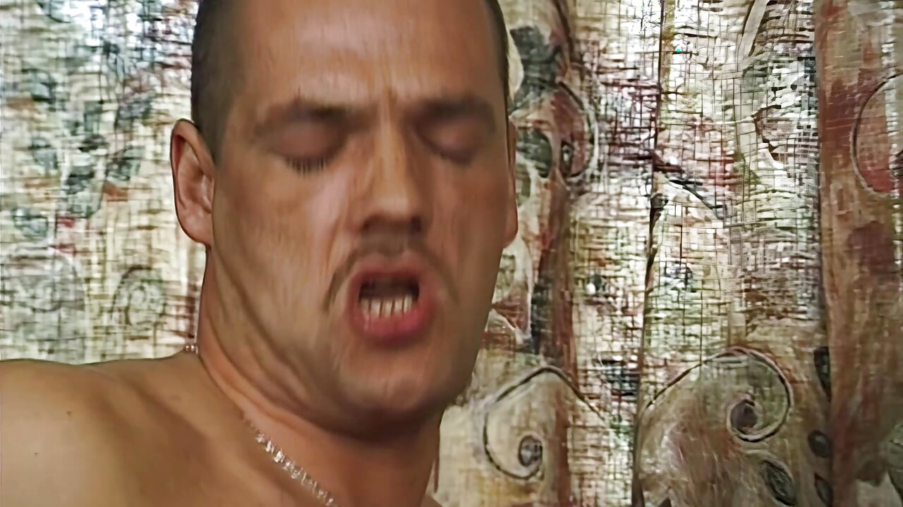 饥渴鸡巴的家庭主妇