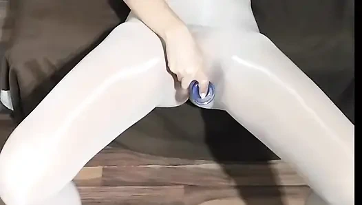 Активно Играю И Кончаю Сквозь Свои Новые Бесшовные Колготки