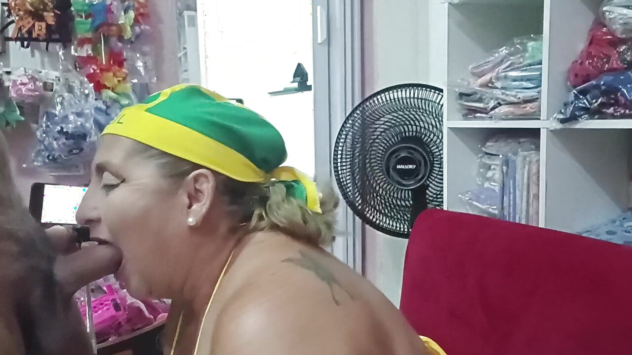 Tragapollas brasileño
