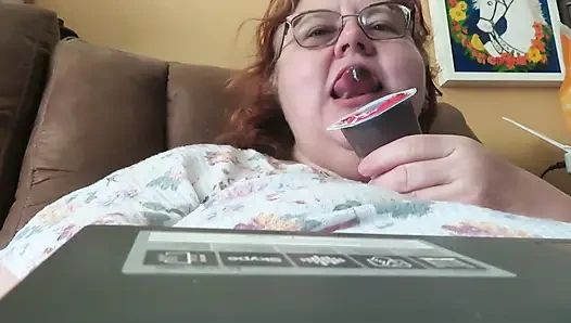 Ем мою пиздинг-чашку для тебя, кормушки