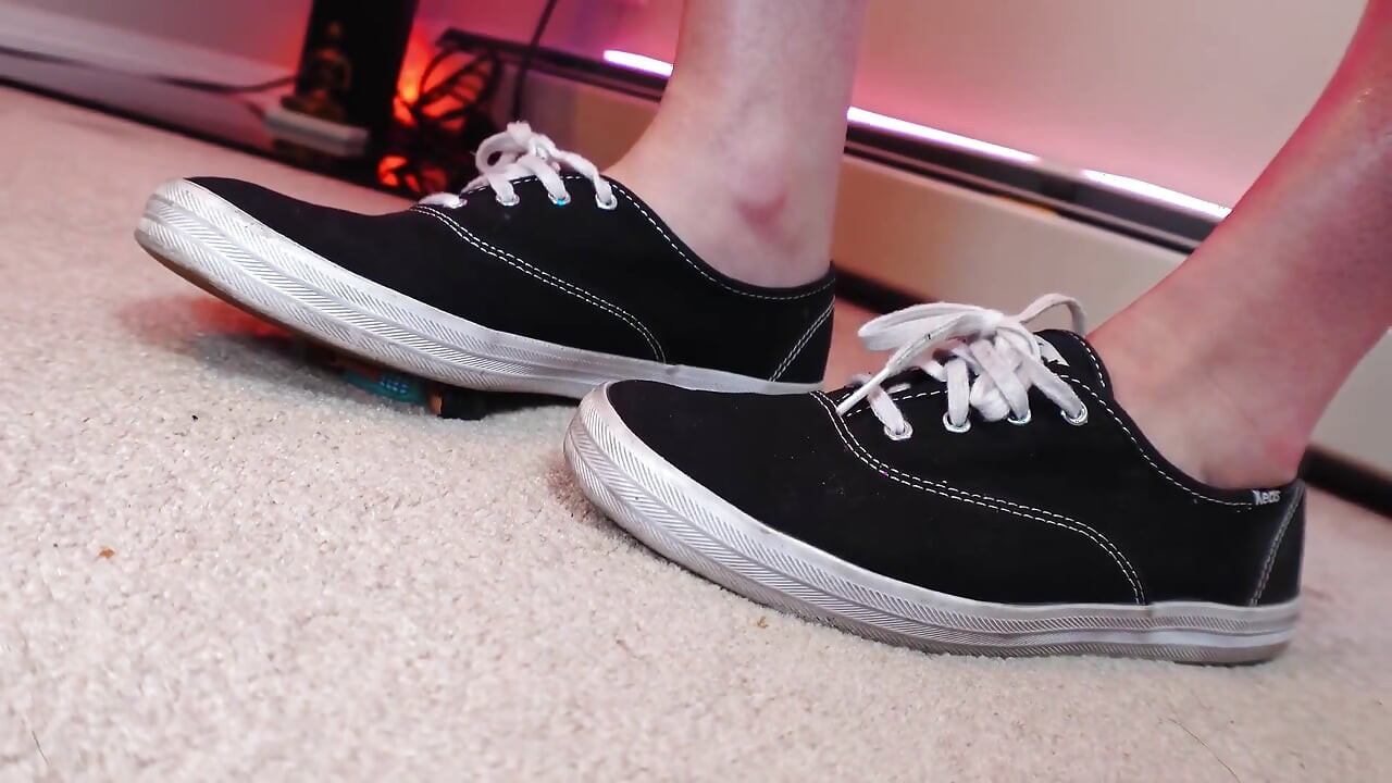 Giantess Little Man Femdom Sneaker Foot Fetish 1080p