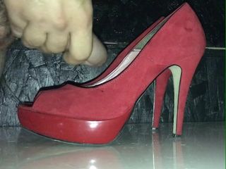 Spuszczanie na czerwony but