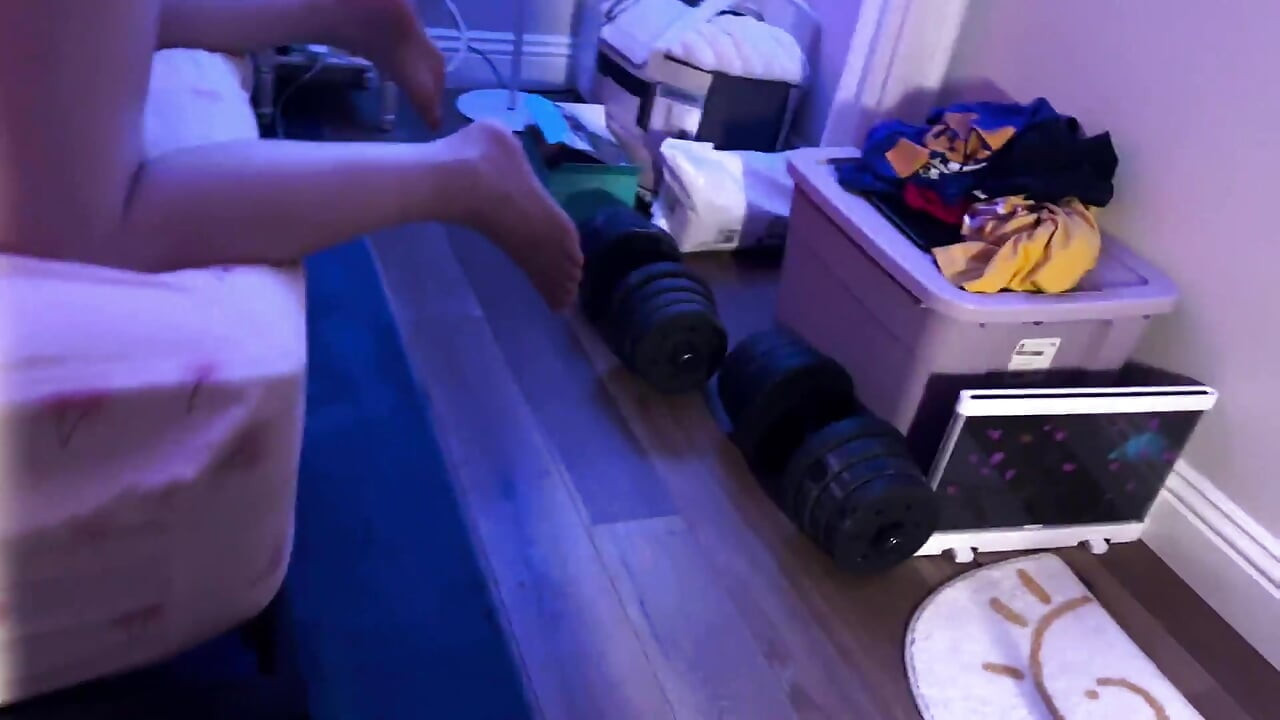 Yummy Jimmy Makes Slutty Kitty His Sex Toy in the Pleasure Room