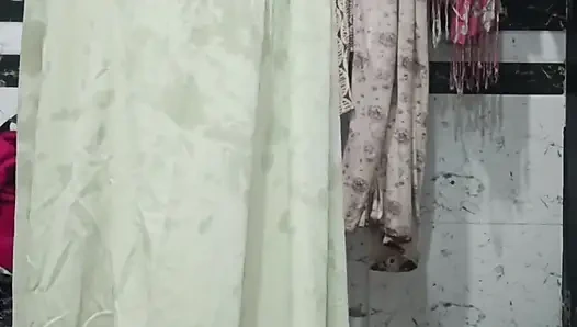 Прия Бхабхи, горячая видео съемка