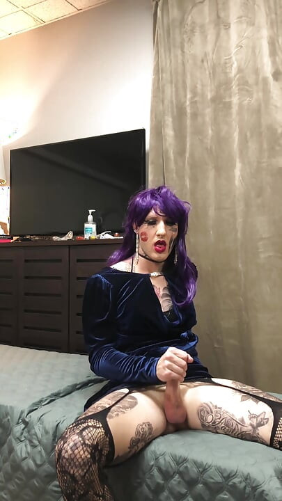 Extremely Hot Tatted Sissy Masturbation