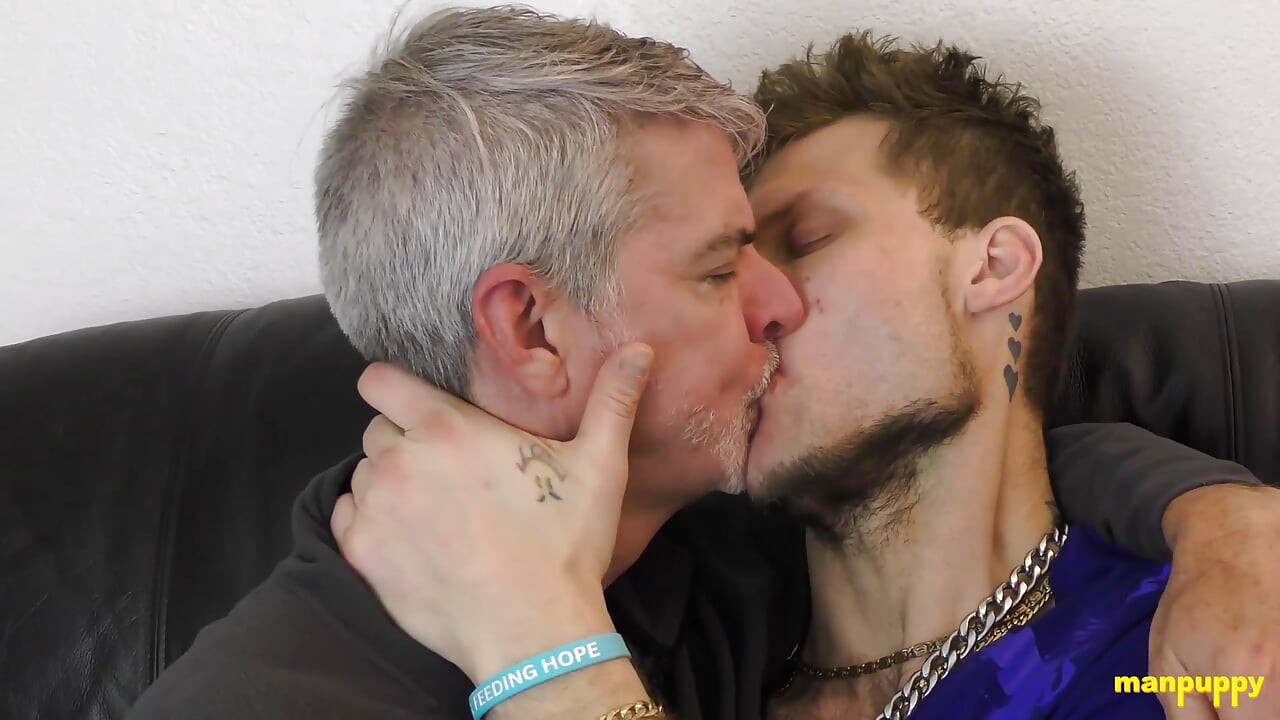 ManPuppy: Richard Lennox i Jake Skittles proždrljivo se ljube