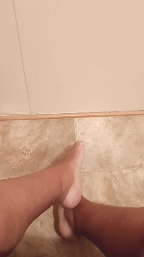 Beautiful brown legs and beautiful brown feet!!!
