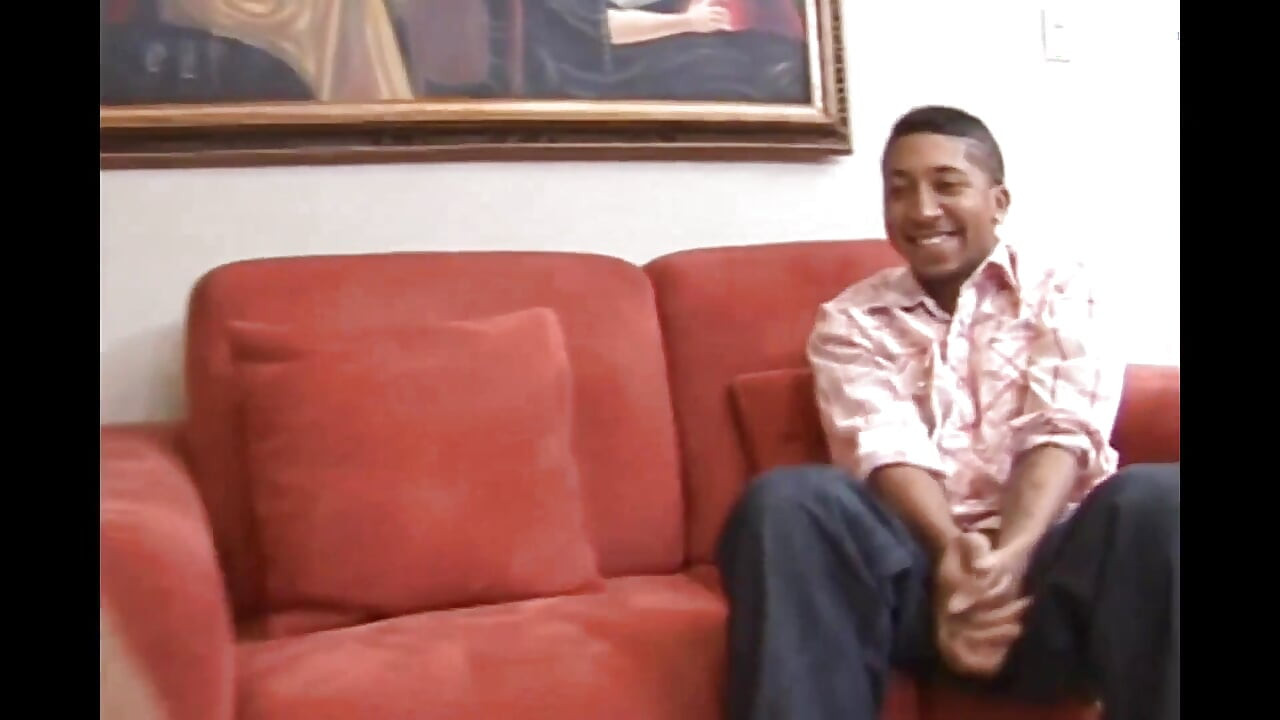 Curve negre sălbatice care caută dragoste mare!