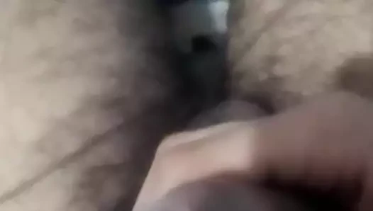Oğlan orta evde can atıyor