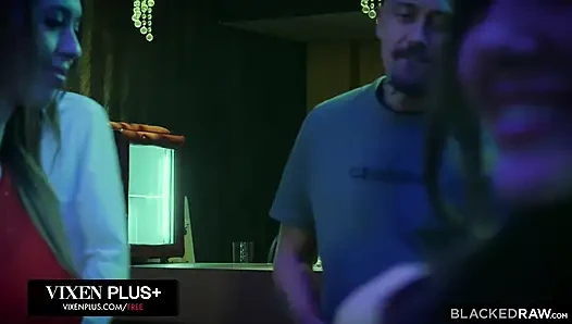 Blackedraw - sahabat nakal dolly dyson dan catherine knight dientot habis-habisan sama kontol besar pria kulit hitam foursome