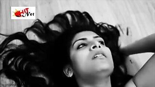 Cảnh khỏa thân của nữ diễn viên Charu priya sengupta desi