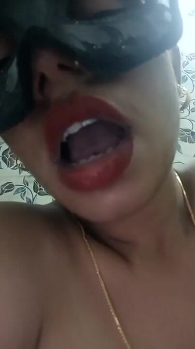 Hot desi Wife ne fiend ko video call me sab kuch dikhaya | Clip 1