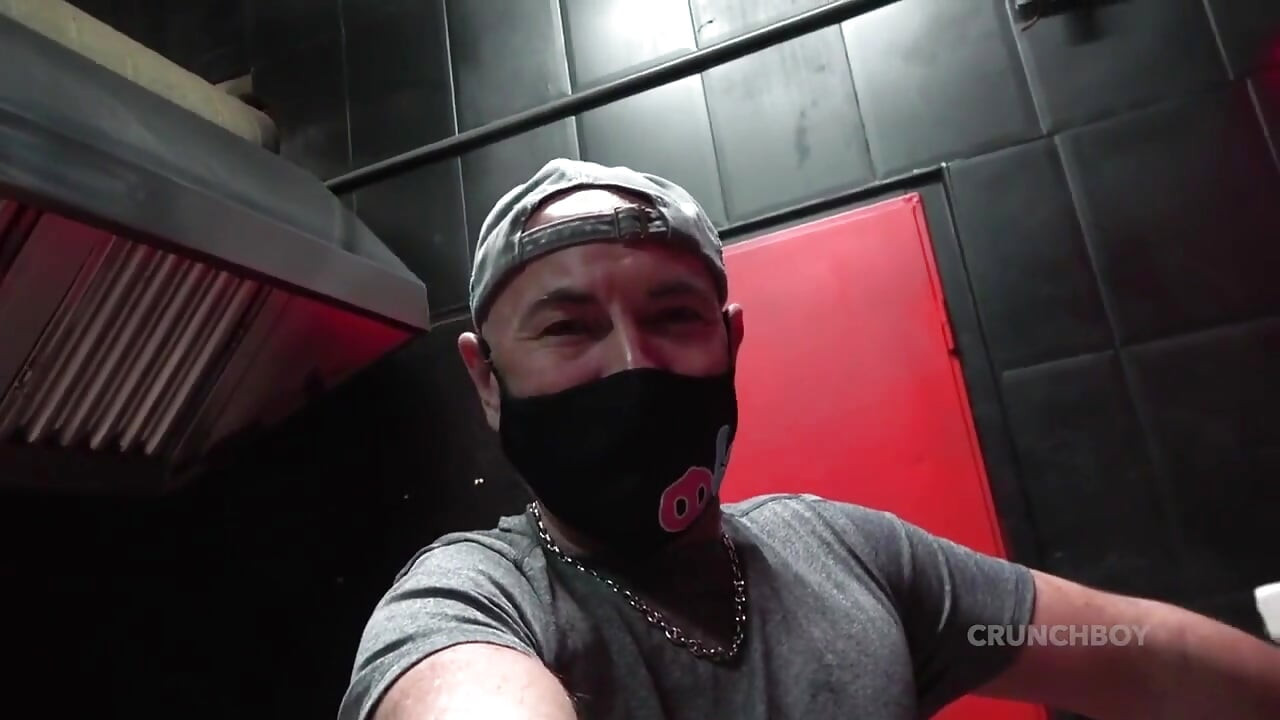 Youn twink latino ohne gummi von Ruben Martinez gefickt