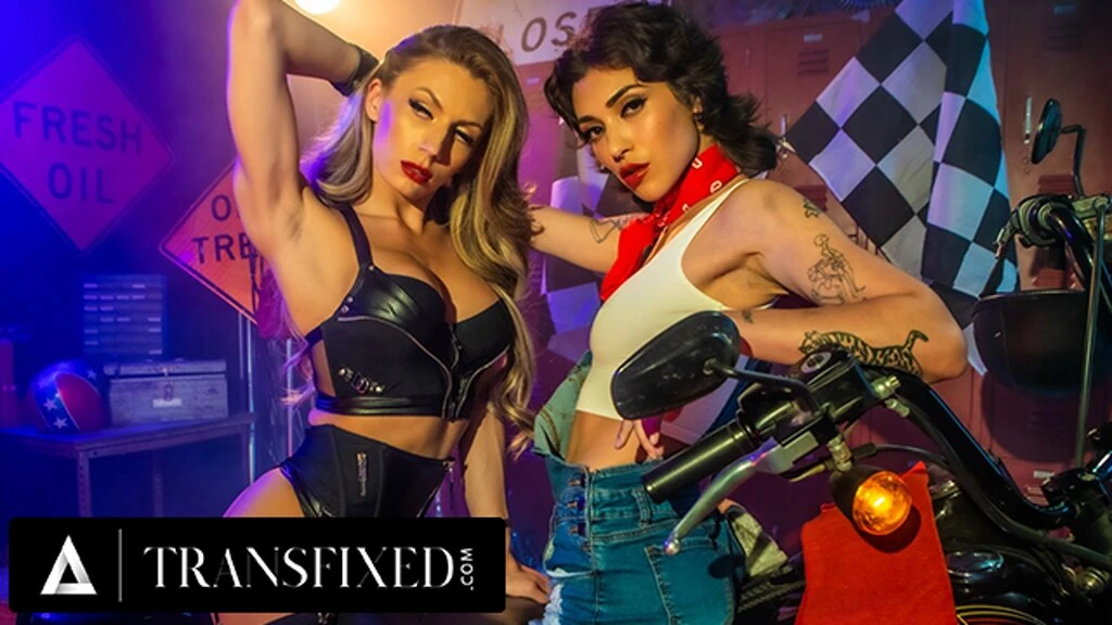 Transfixed - 메카닉 브루클리 그레이 서비스 바이커 jade venus의 트랜스 자지와 얼굴 따먹기!