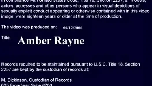 Amber Rayne трахается в гостиной с ее пирсингом