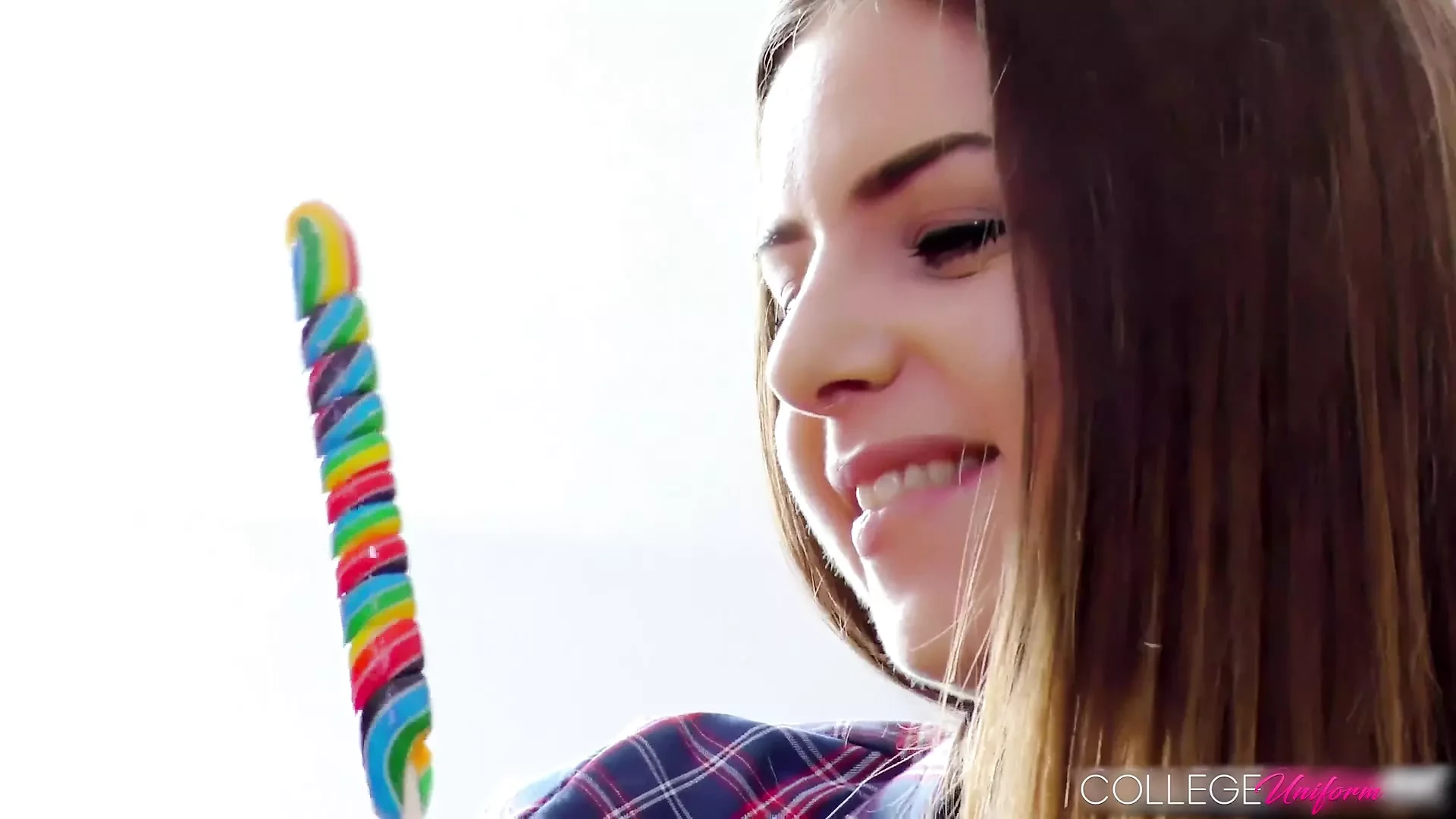 Stella Cox legjobb faszszopó ugratásai egyetemi egyenruhában!