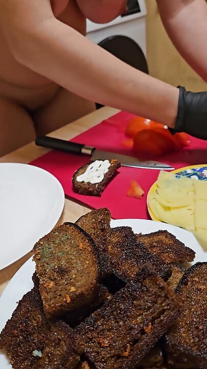 The New Emma's Cooking Show. S1e2: Garlic Breads and Naked Tits.